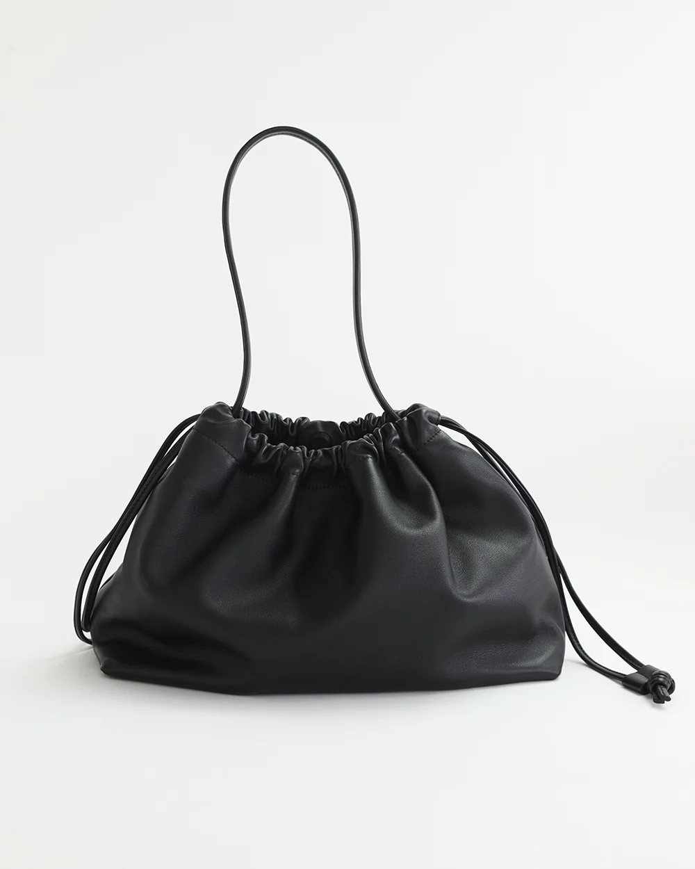 Fin Shoulder Bag: Black - Image 7